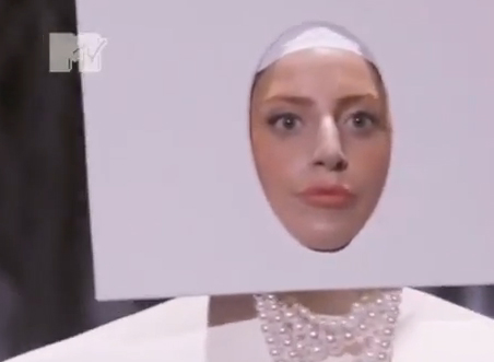 Lady Gaga – Applause (živě z VMA)